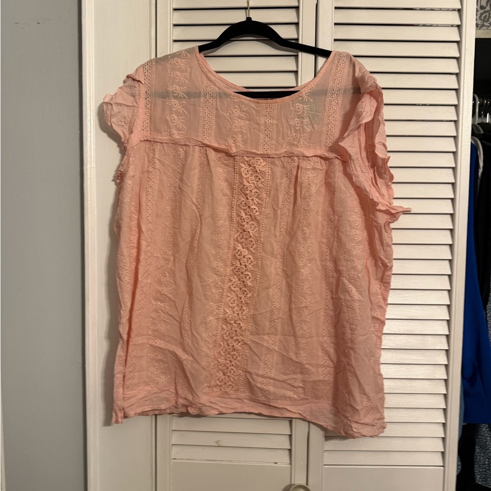 Chic Lace Blouse in Soft Pink